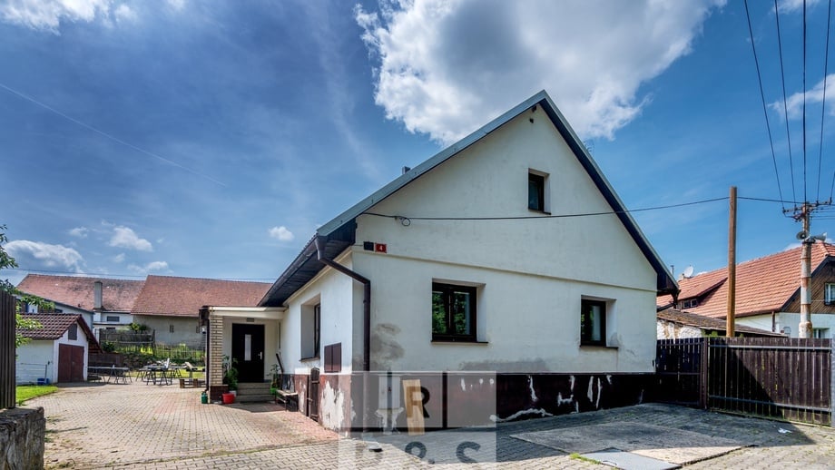 Prodej rodinného domu 210 m², Mirošovice