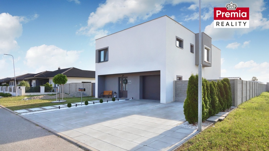 Prodej rodinného domu 180 m², Šanov