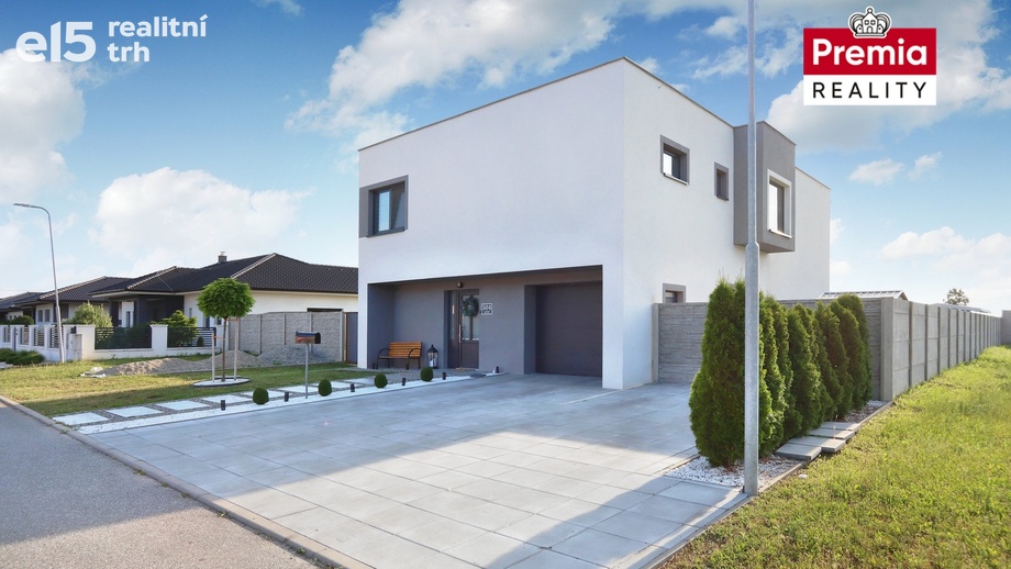 Prodej rodinného domu 180 m², Šanov