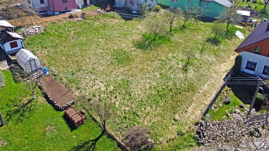 Prodej stavebního pozemku 1 080 m², Lhotka