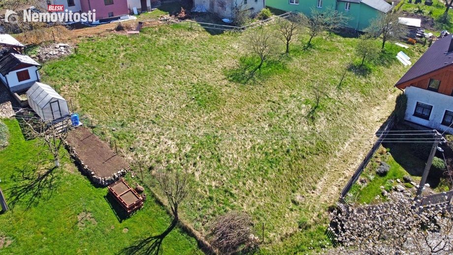 Prodej stavebního pozemku 1 080 m², Lhotka