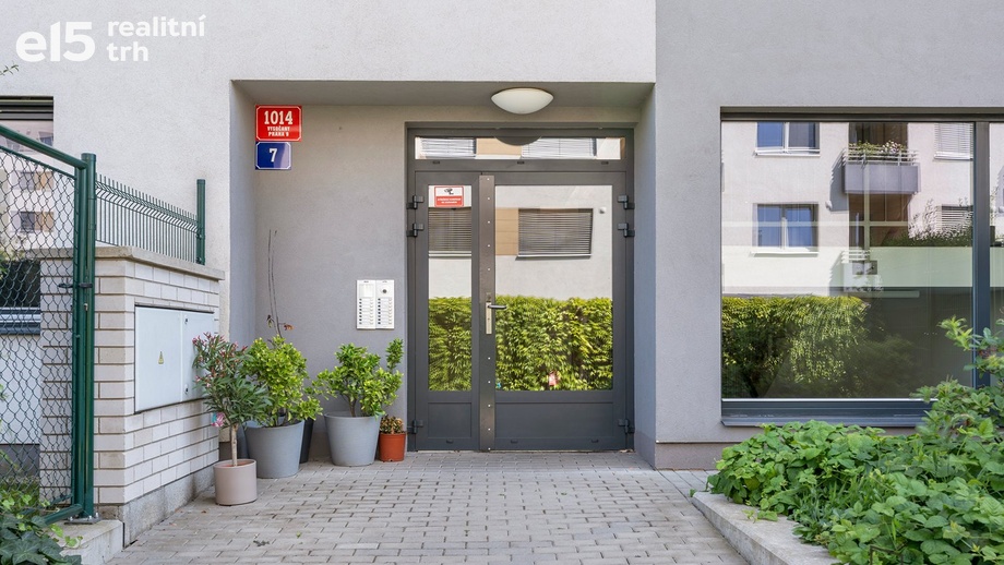 Pronájem byty 2+kk, 66 m² - Praha - Vysočany