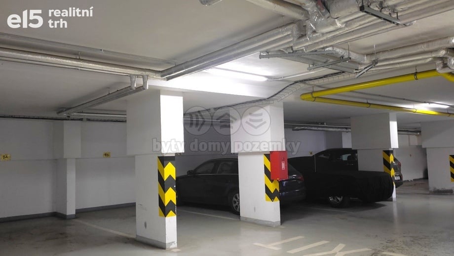 Pronájem garážové stání, 12 m² - Praha - Podolí