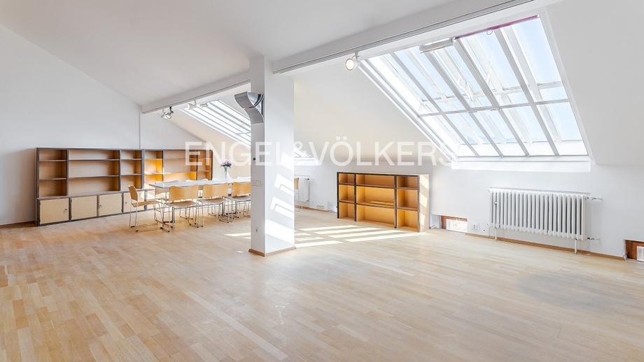 Pronájem bytu 3+1 113 m², Praha - Malá Strana