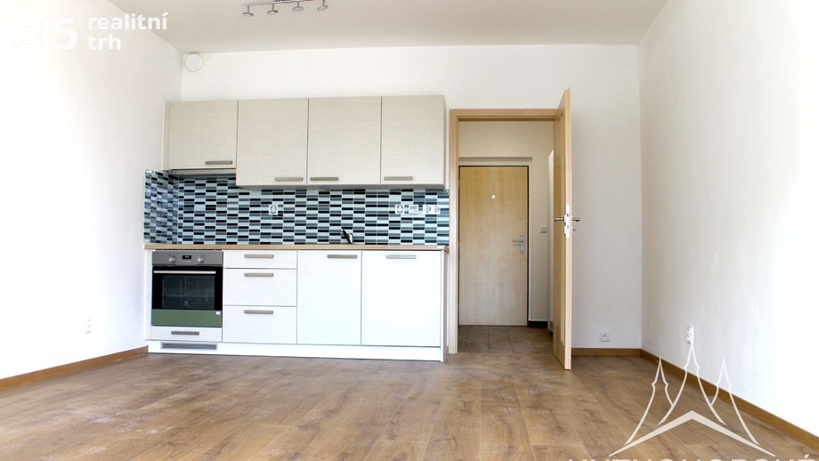 Pronájem byty 1+kk, 33 m² - Poděbrady V