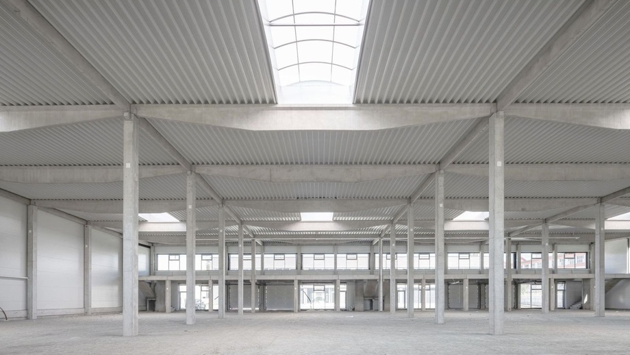 Pronájem výrobního prostoru 9 606 m², Plzeň 3