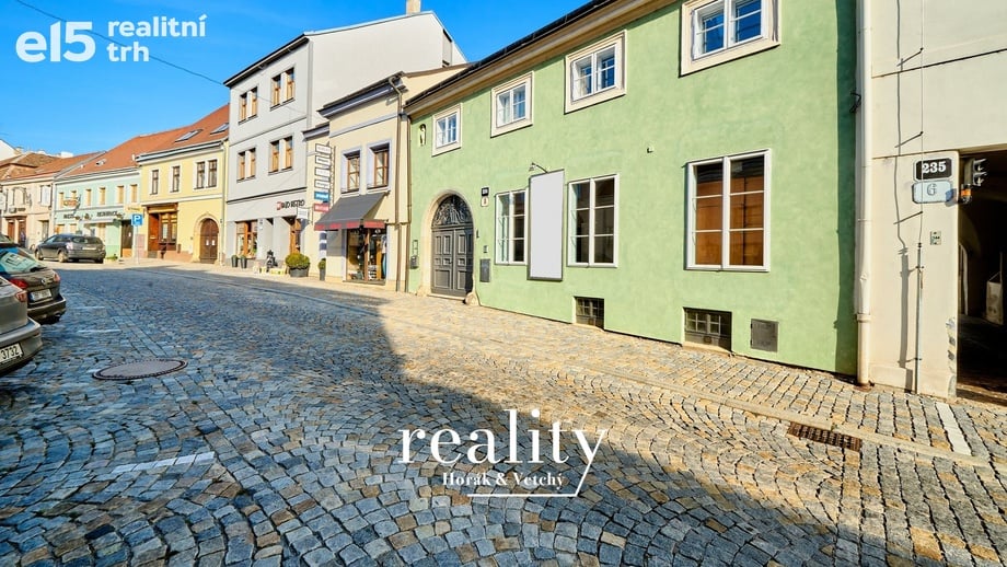 Pronájem obchodní prostory, 168 m² - Znojmo