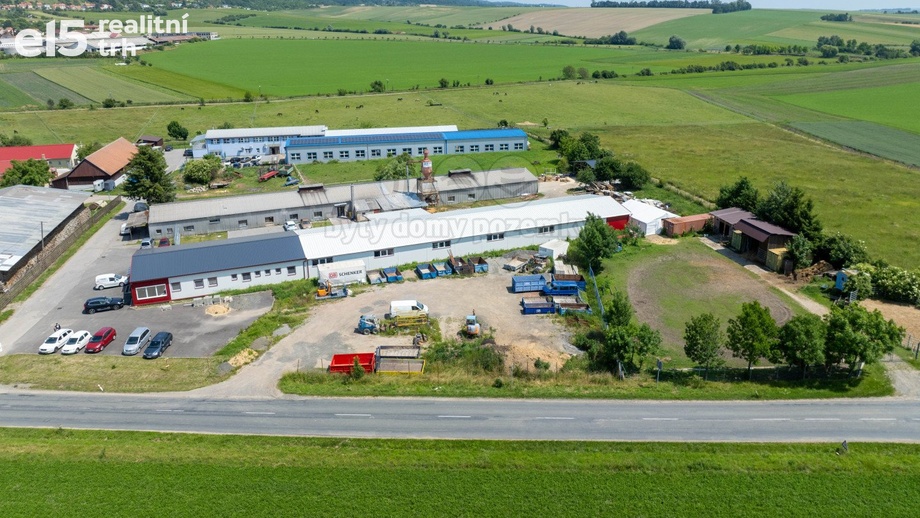 Prodej komerčního pozemku 1 429 m², Kovalovice