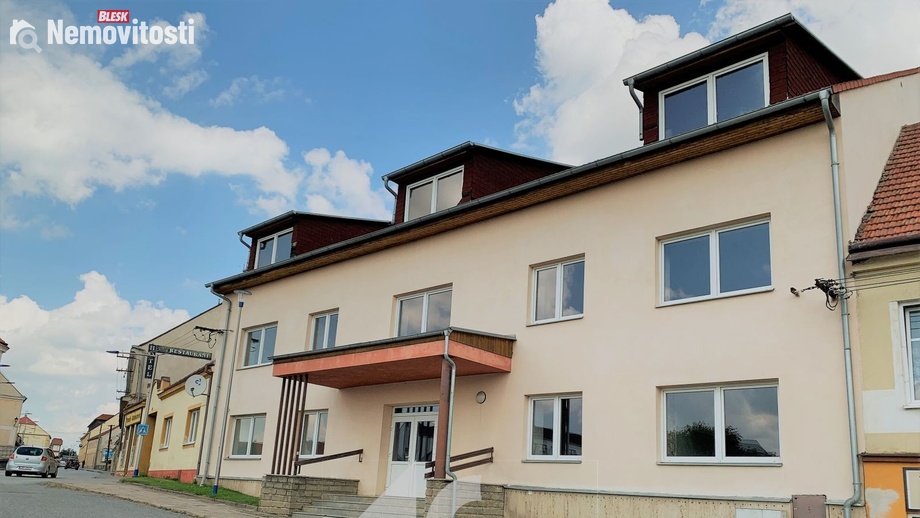 Prodej činžovního domu 1 179 m², Želetava