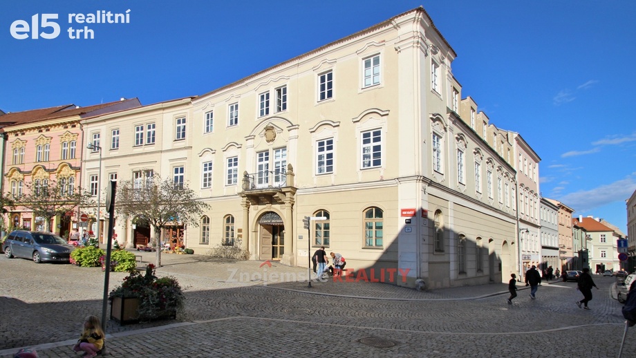 Pronájem kanceláře, 1 000 m² - Znojmo