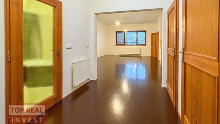 Prodej obchodního prostoru 96 m², Kroměříž