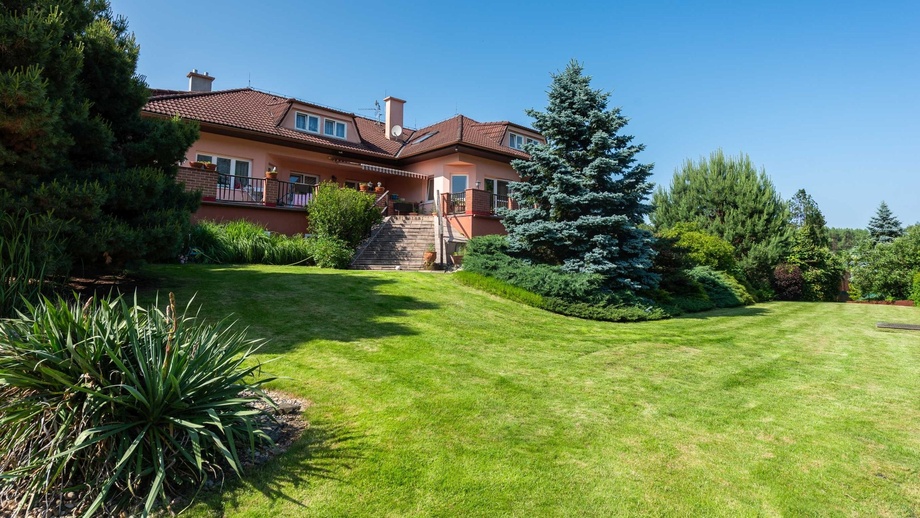 Prodej rodinného domu 658 m², Libeř
