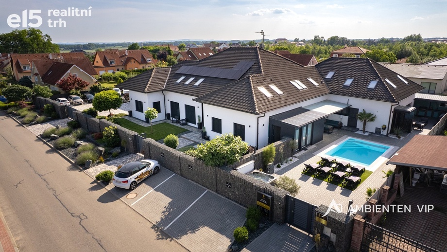 Prodej vila, 974 m² - Šanov