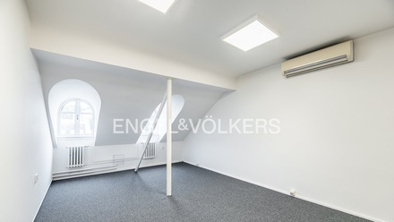 Pronájem kanceláře 76 m², Praha - Žižkov