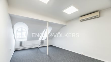 Pronájem kanceláře 76 m², Praha - Žižkov