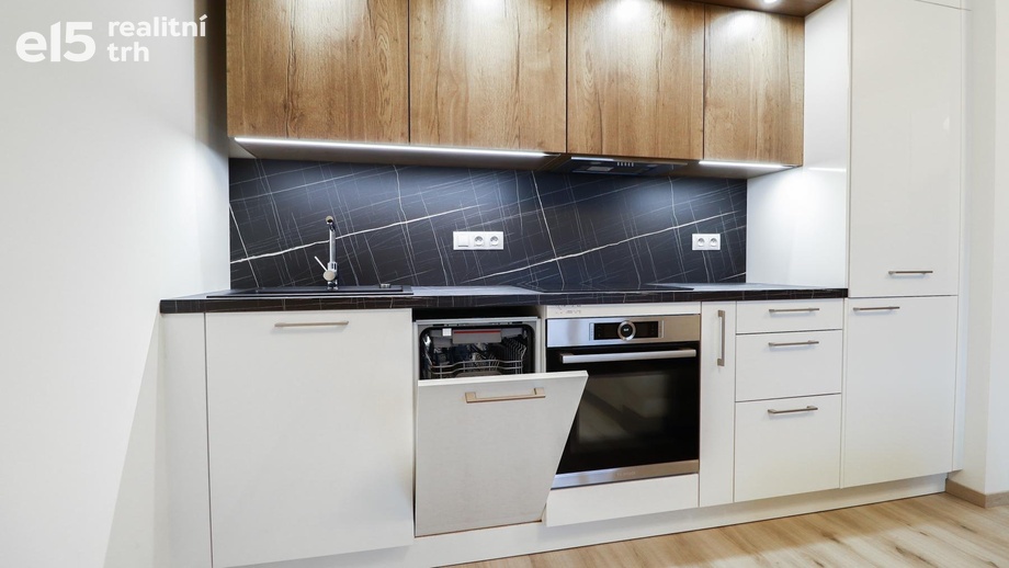 Pronájem byty 2+kk, 57 m² - Praha - Libeň