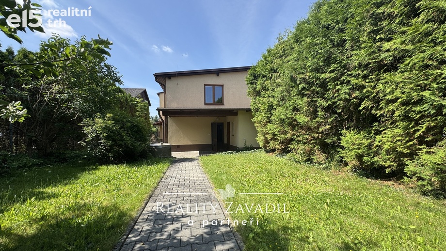 Prodej rodinného domu 368 m², Kozmice