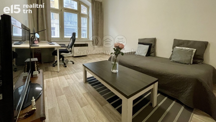 Pronájem bytu 2+1 52 m², Praha 8