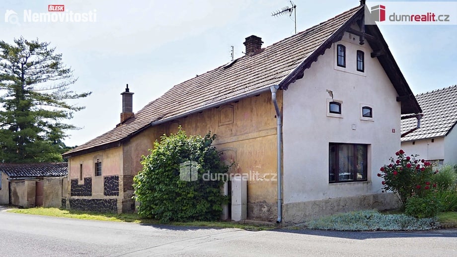 Prodej rodinného domu 438 m², Děčany