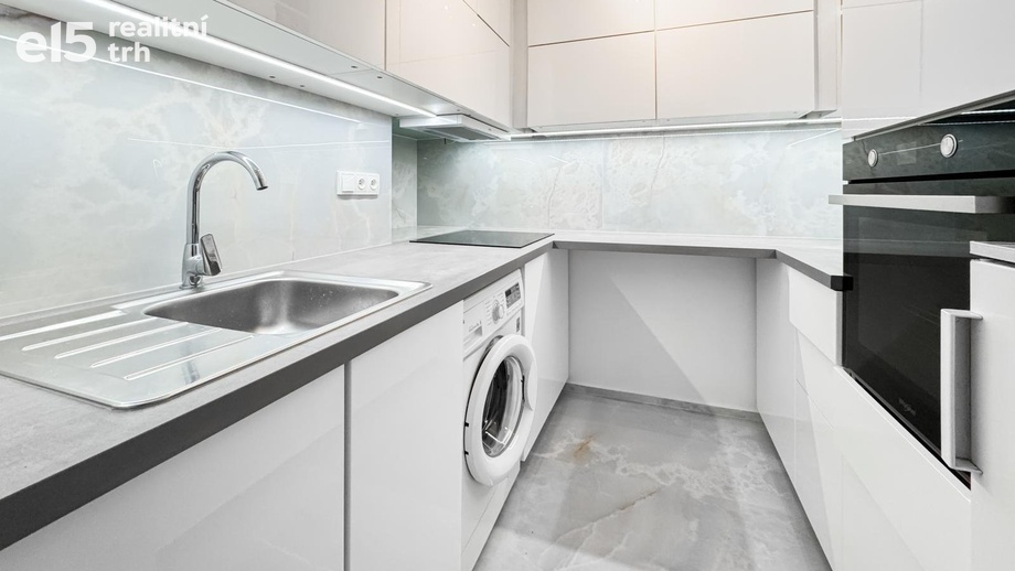 Pronájem byty 2+kk, 53 m² - Praha - Michle