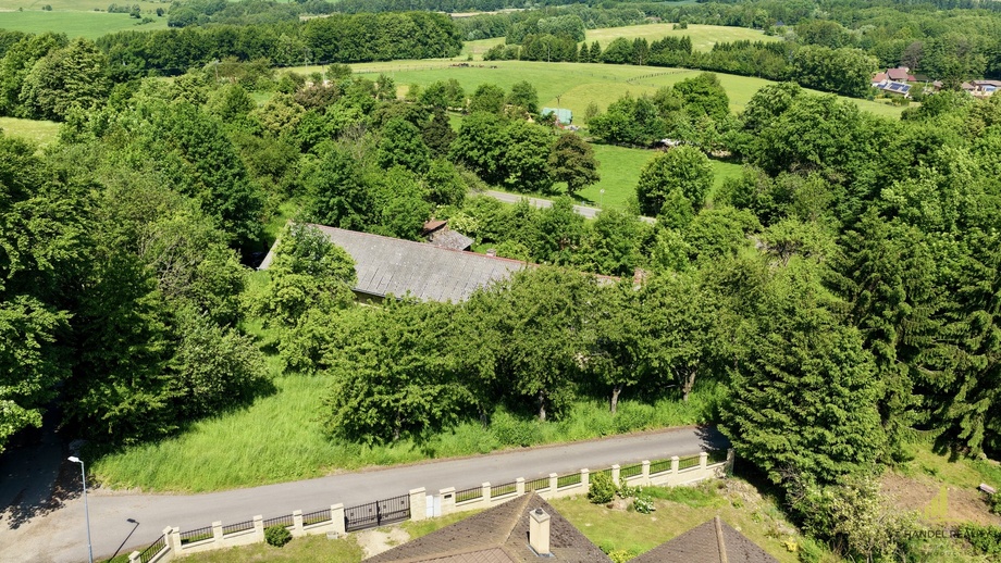 Prodej stavebního pozemku 4 709 m², Zbinohy
