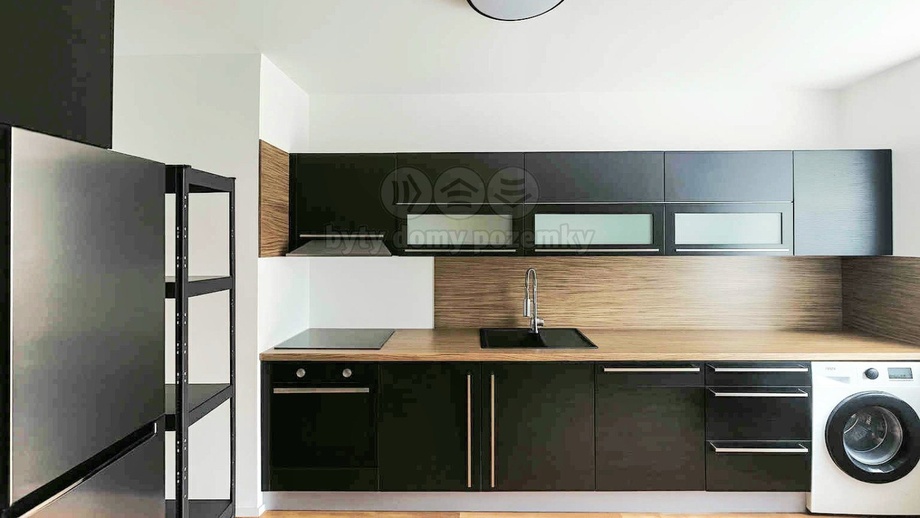 Prodej bytu 3+1 68 m², Praha 11
