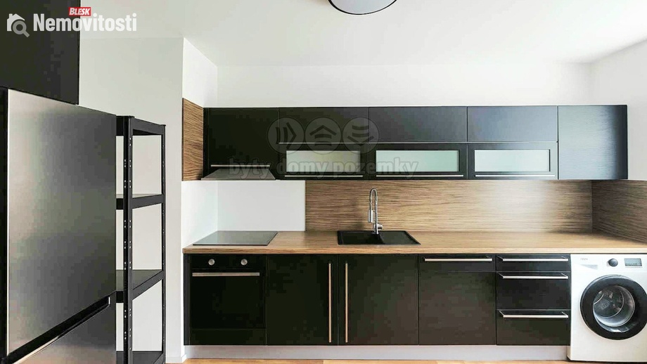Prodej bytu 3+1 68 m², Praha 11