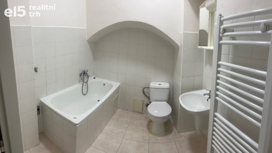 Pronájem byty 2+kk, 68 m² - Jihlava