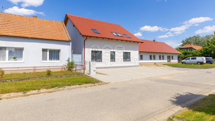 Prodej rodinného domu 176 m², Novosedly