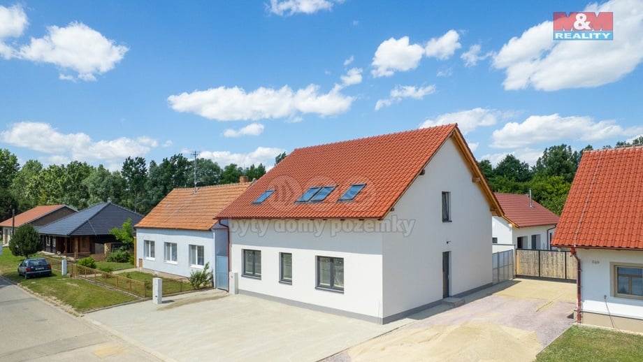 Prodej rodinného domu 176 m², Novosedly