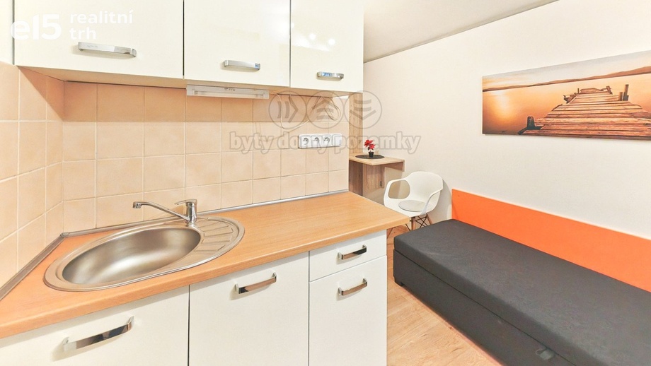 Pronájem byty 1+kk, 13 m² - Hradec Králové - Kukleny