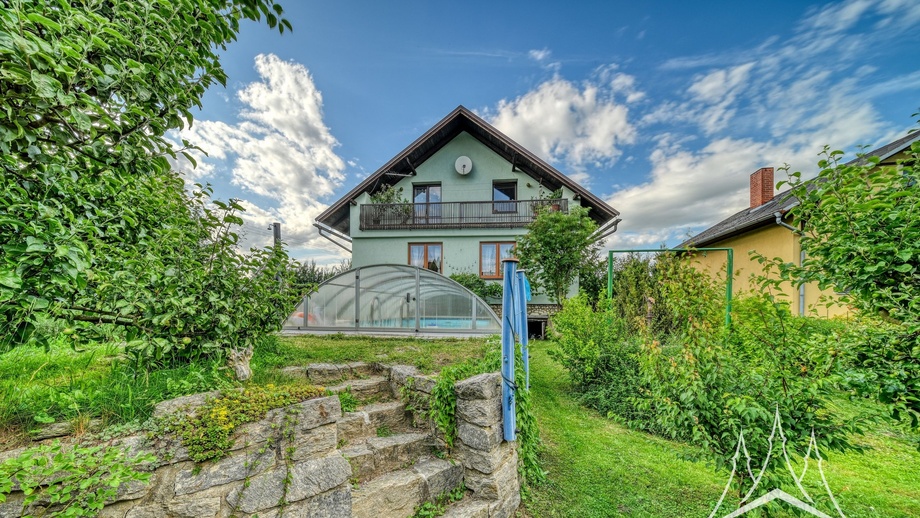 Prodej rodinného domu 144 m², Červené Janovice - Zhoř