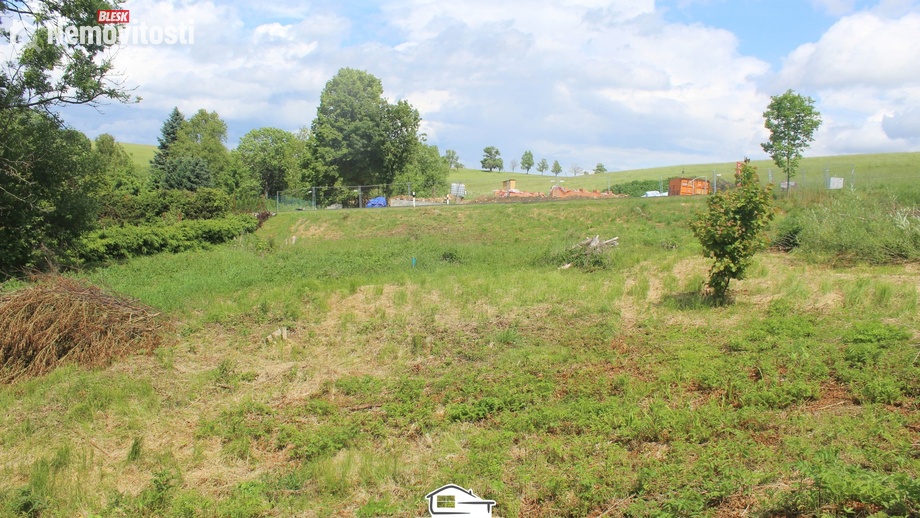 Prodej stavebního pozemku 1 611 m², Petrovice