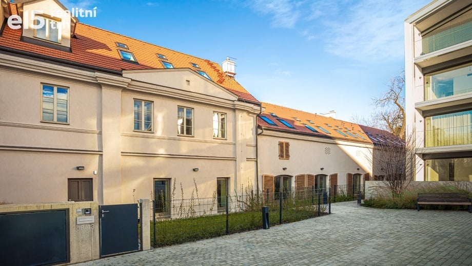 Prodej rodinné domy, 248 m² - Praha - Vokovice