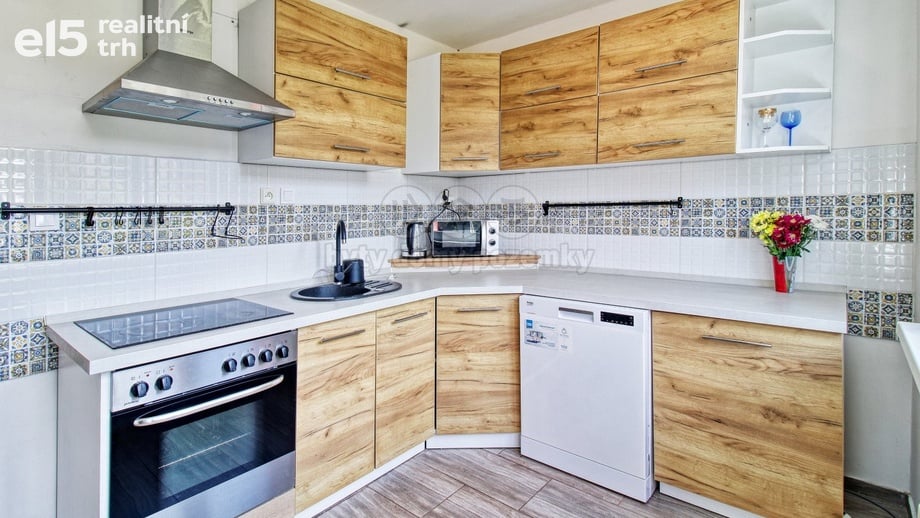 Prodej byty 2+1, 61 m² - Chomutov