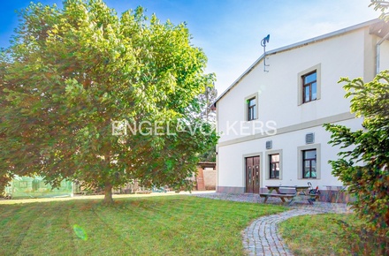 Pronájem výrobního prostoru 630 m², Davle