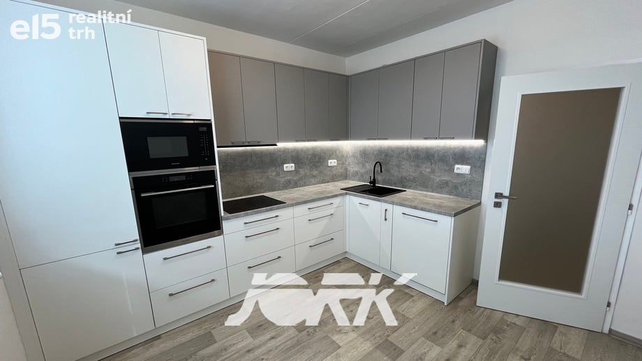Pronájem bytu 3+1 75 m², Pardubice - Polabiny