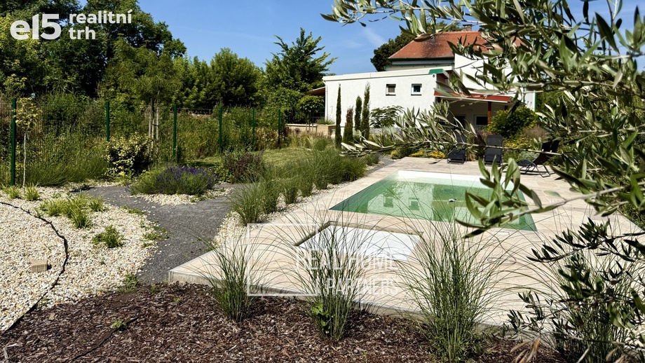 Prodej apartmánu 359 m², Březí