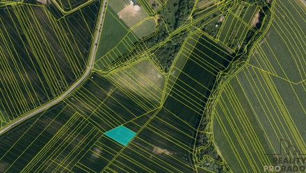 Prodej pole 15 417 m², Loukov