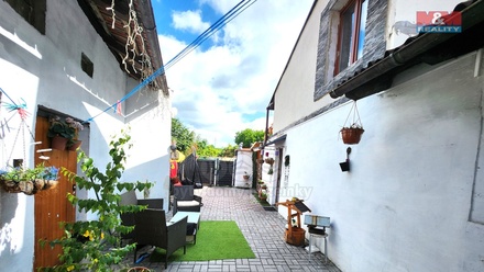 Prodej rodinného domu 208 m², Jimlín - Zeměchy