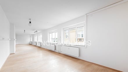 Pronájem kanceláře 65 m², Praha - Modřany