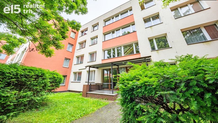 Prodej byty 1+kk, 28 m² - Beroun-Město