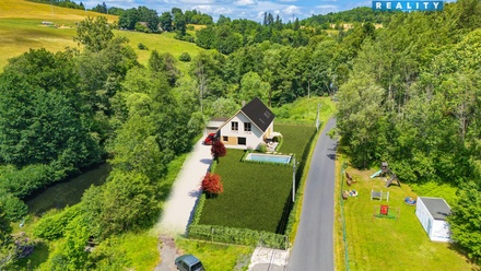 Prodej stavebního pozemku 1 715 m², Stružná