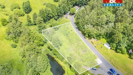 Prodej stavebního pozemku 1 715 m², Stružná