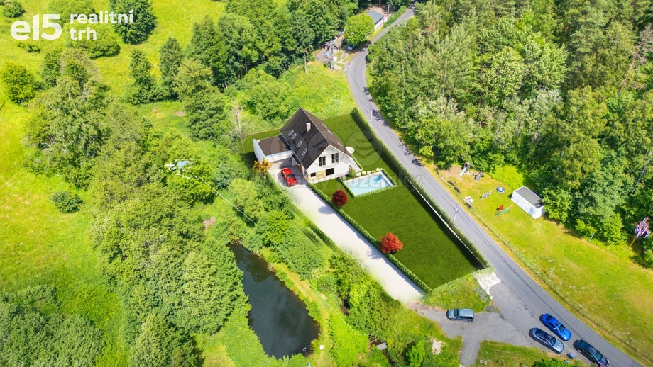Prodej stavebního pozemku 1 715 m², Stružná