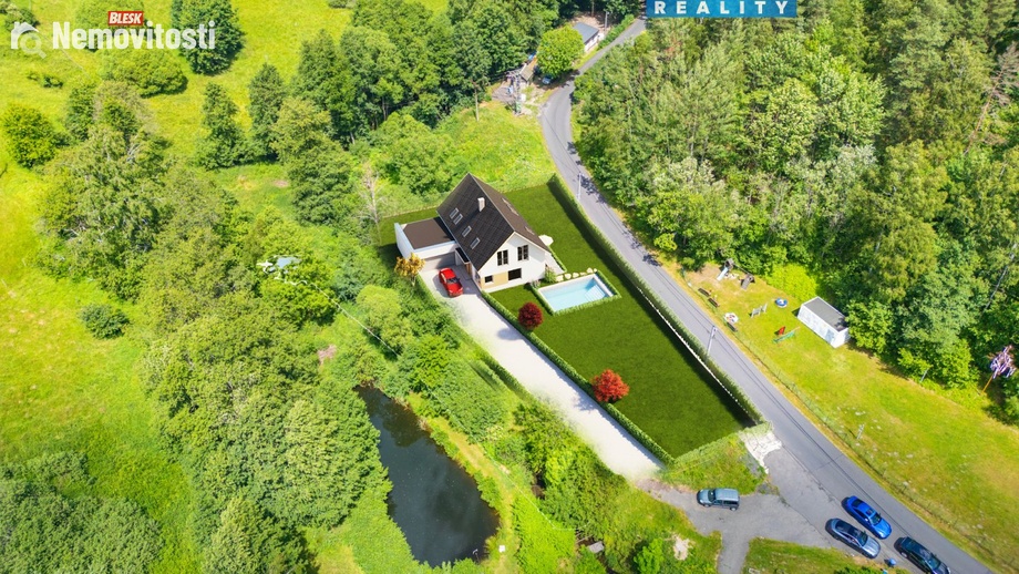 Prodej stavebního pozemku 1 715 m², Stružná