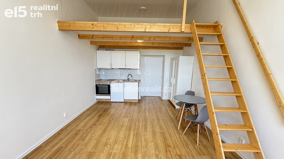 Pronájem byty 1+kk, 38 m² - Praha - Smíchov