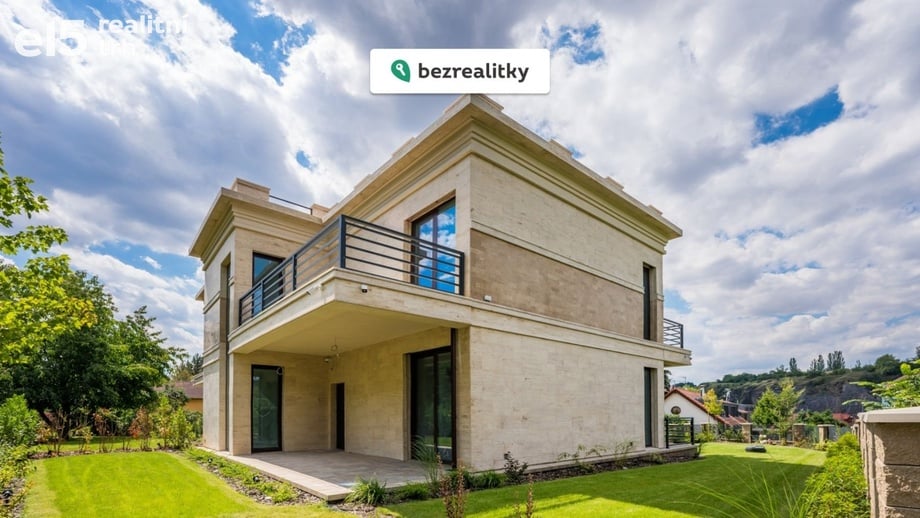 Prodej rodinného domu 280 m², Praha - Troja