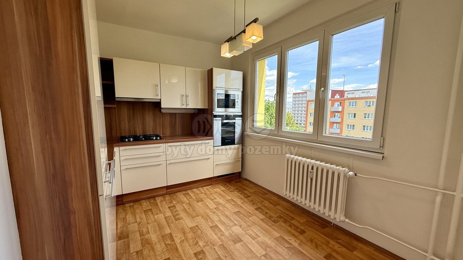 Pronájem byty 2+1, 58 m² - Kladno - Kročehlavy