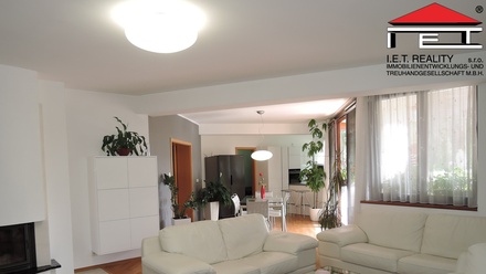 Prodej rodinného domu 244 m², Křenice
